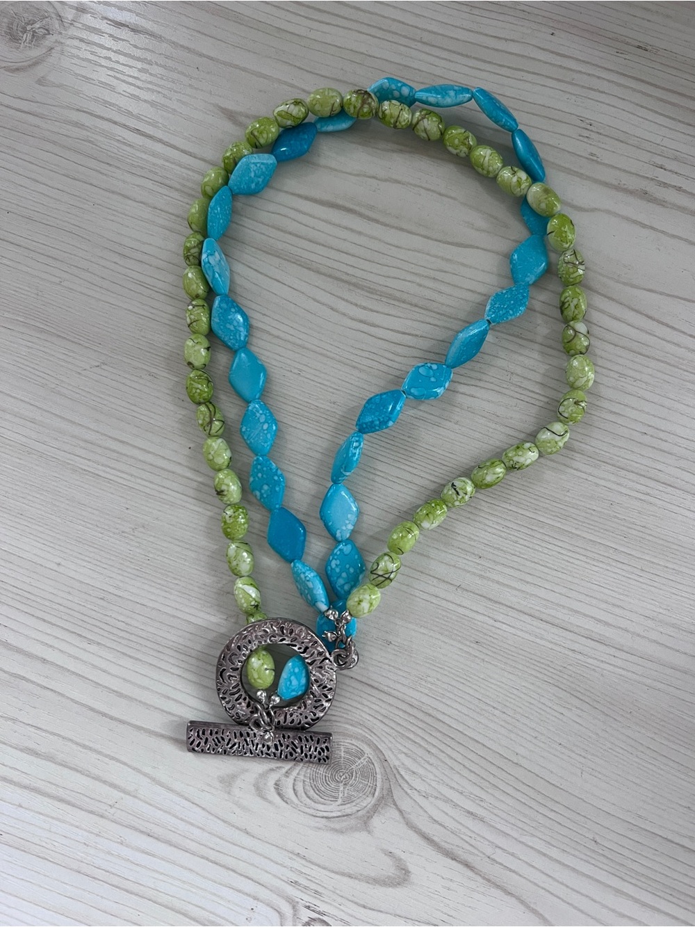 Y2K Turquoise & Lime Beaded Toggle Necklace - Women's Fashion Jewelry